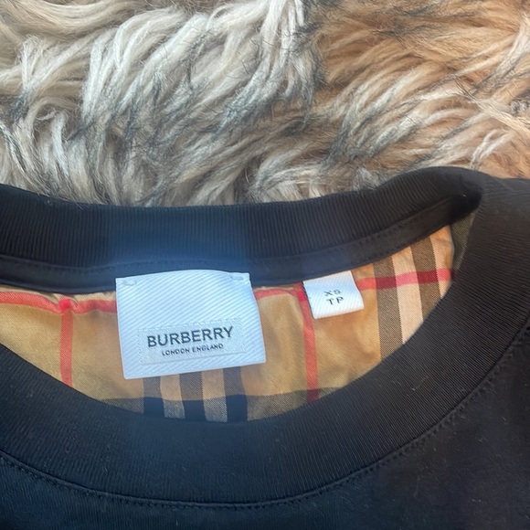 Authentic Burberry black vintage check t-shirt - Picture 4 of 4